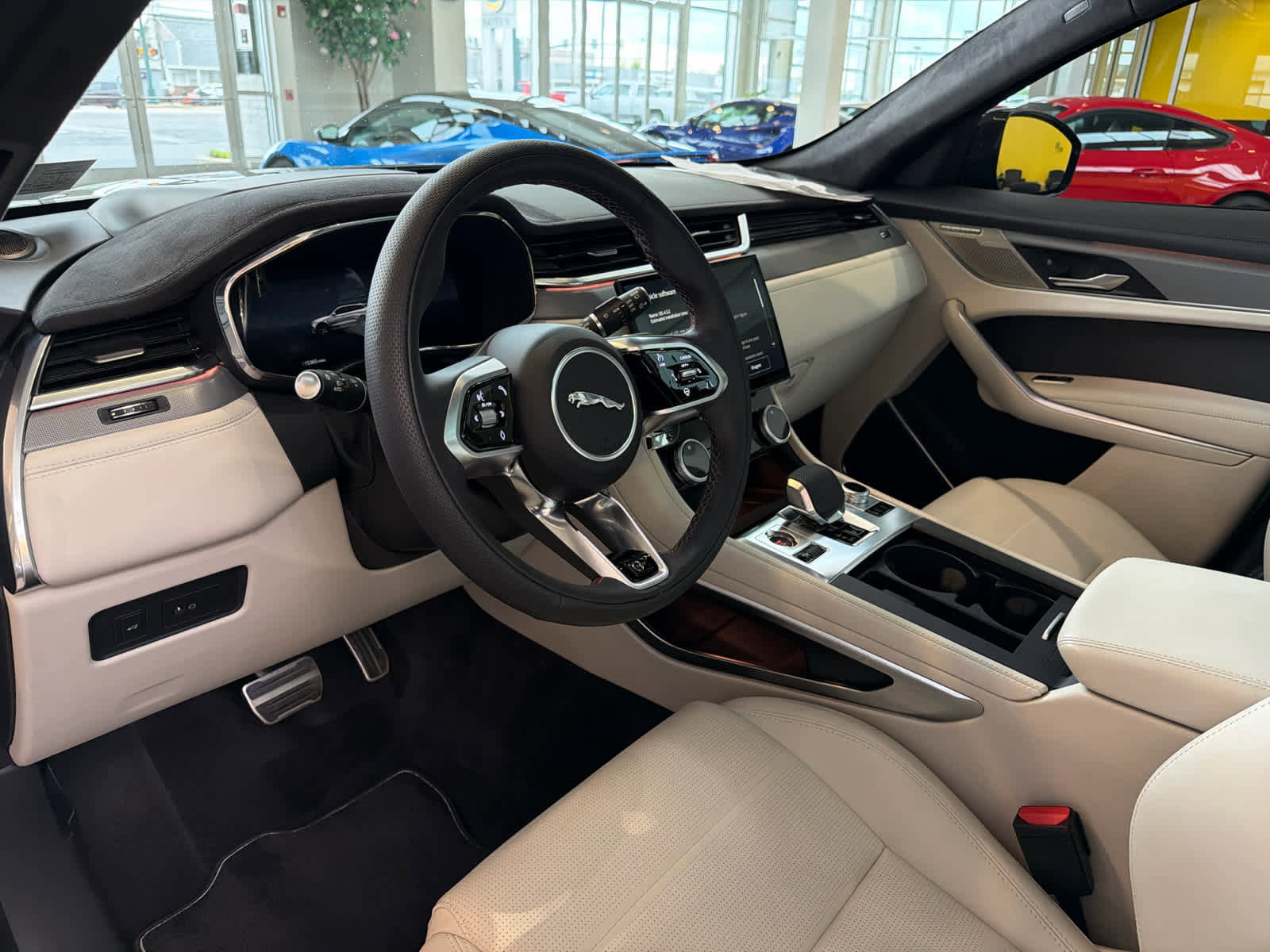 Used 2025 Jaguar F-PACE SVR 575 Edition AWD/4WD image 4