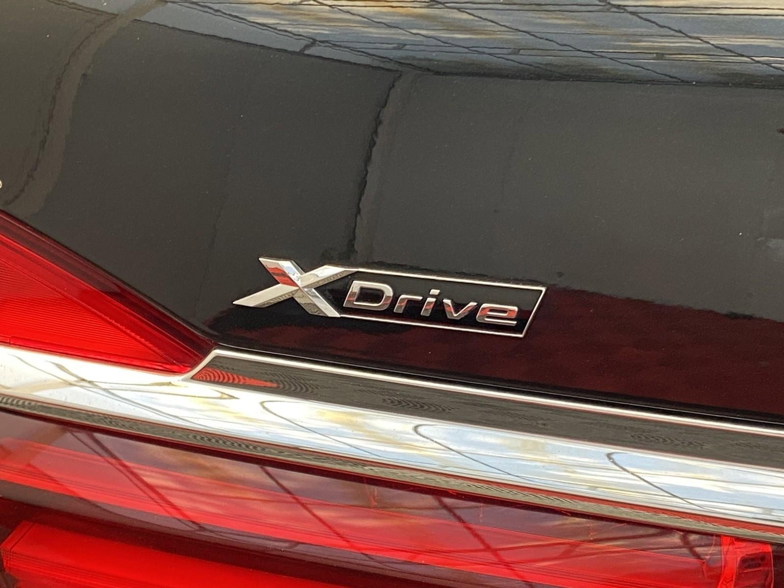 Used 2019 BMW 750i xDrive w/ Executive Package image 18