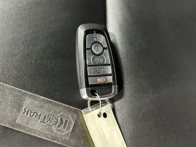 Used 2021 Ford Explorer XLT w/ Equipment Group 202A AWD/4WD image 32