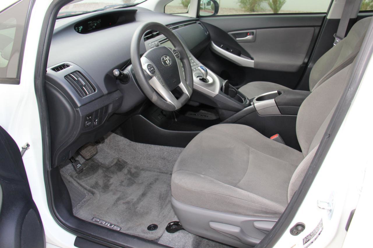 Used 2015 Toyota Prius Three image 18