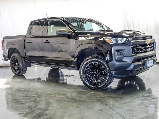 Used 2026 Chevrolet Colorado W/T w/ WT Custom Package AWD/4WD image 2