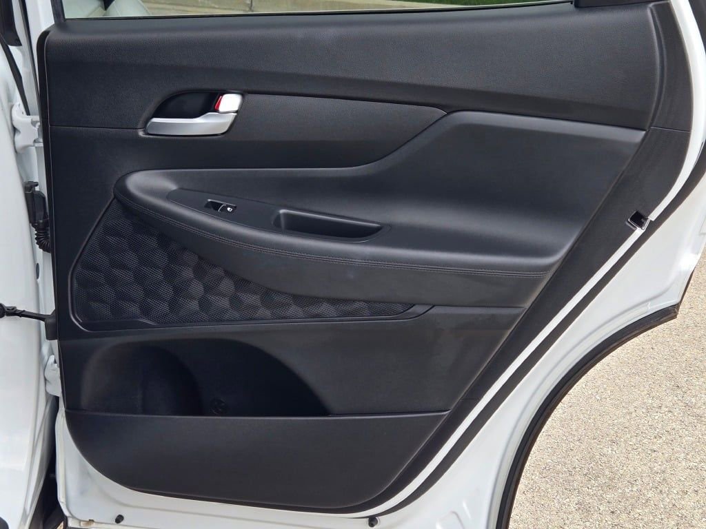 Used 2023 Hyundai Santa Fe SEL image 7