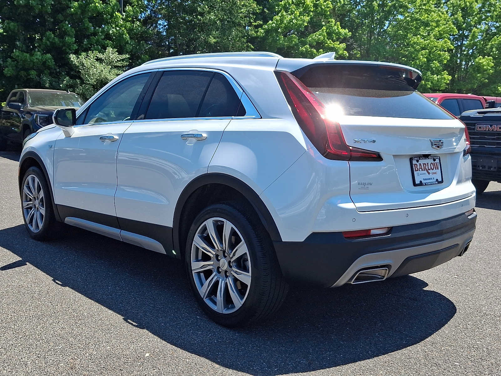 Used 2023 Cadillac XT4 Premium Luxury w/ Cold Weather Package FWD image 4