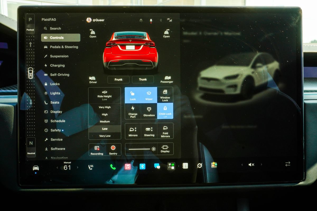Used 2022 Tesla Model X Plaid AWD/4WD image 28
