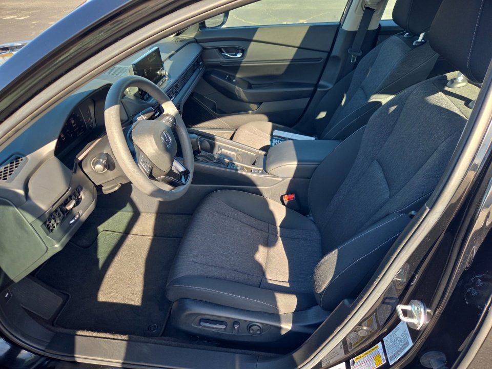 Certified 2023 Honda Accord EX image 30