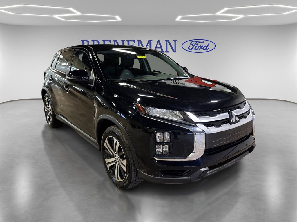Used 2025 Mitsubishi Outlander Sport SE AWD/4WD image 3