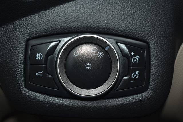 Used 2017 Ford Escape SE FWD image 18