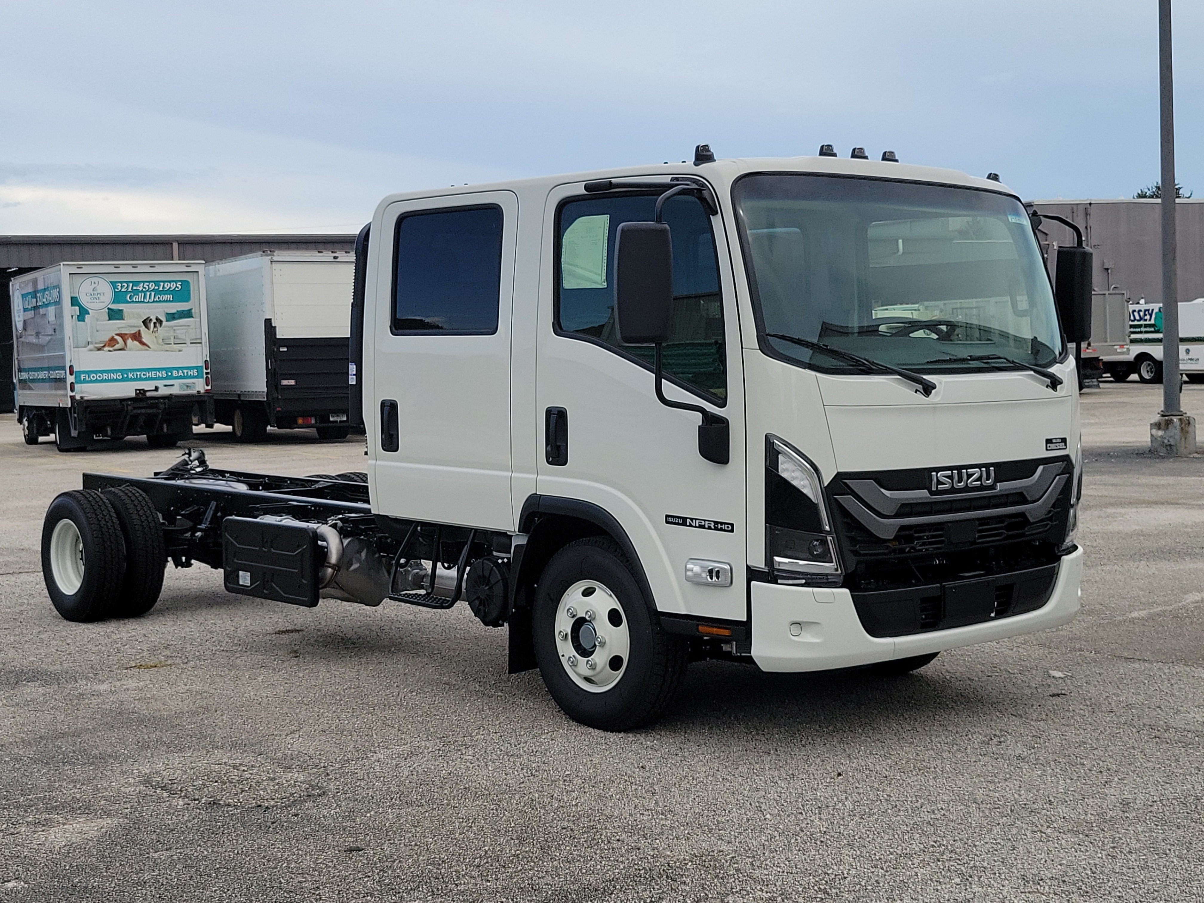 Used 2027 Isuzu NPR RWD image 1