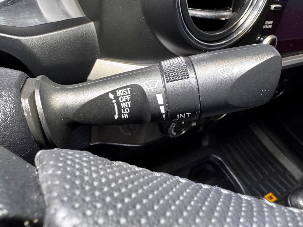Used 2021 Toyota Tacoma SR5 AWD/4WD image 27