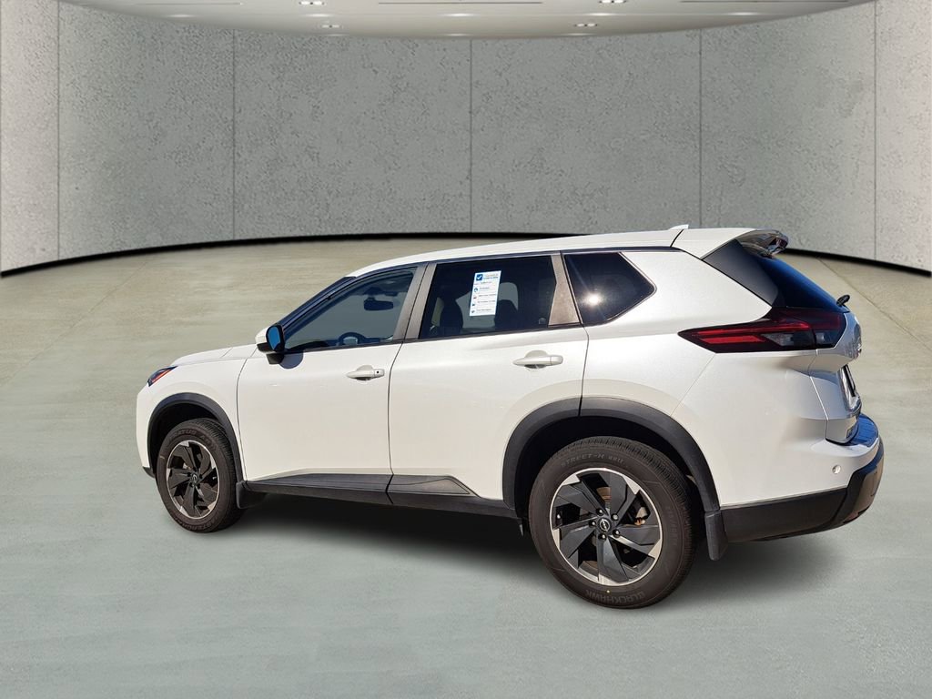 Used 2024 Nissan Rogue SV image 7