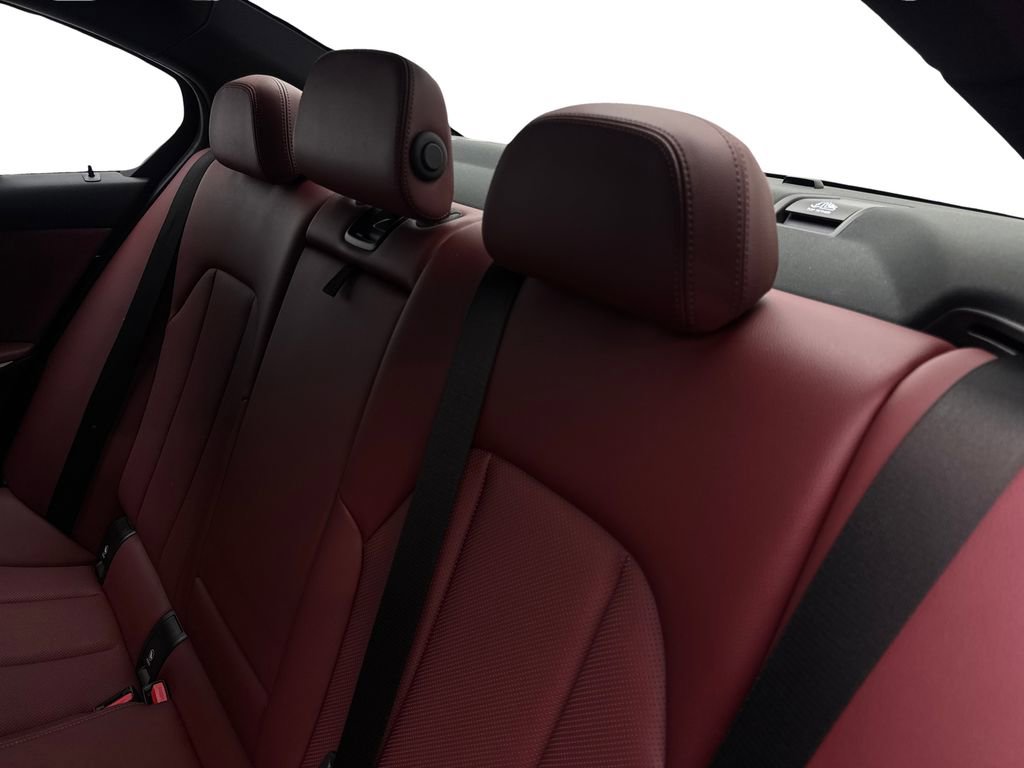 Used 2023 BMW 330i Sedan w/ Convenience Package image 34