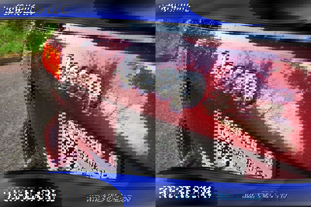 Used 2017 Jeep Grand Cherokee SRT image 33