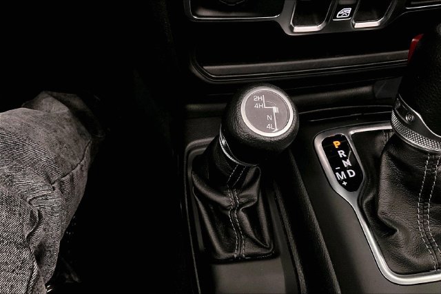 Used 2026 Jeep Wrangler Unlimited Sahara AWD/4WD image 37
