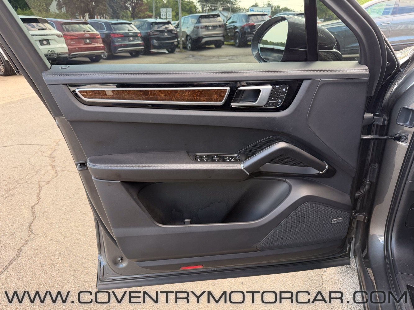 Used 2022 Porsche Cayenne GTS AWD/4WD image 44