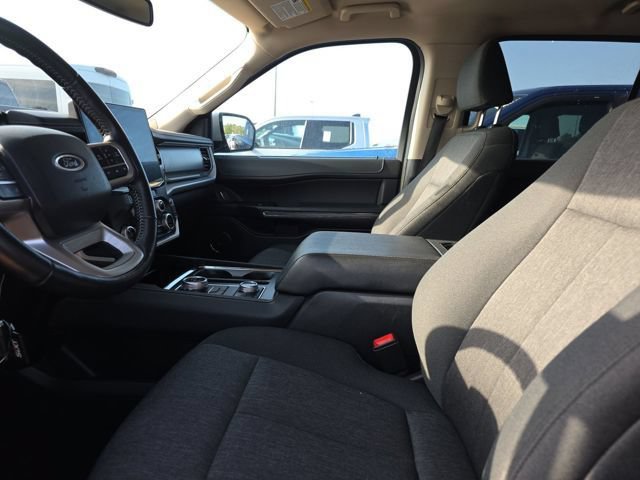 Used 2024 Ford Expedition XLT AWD/4WD image 5