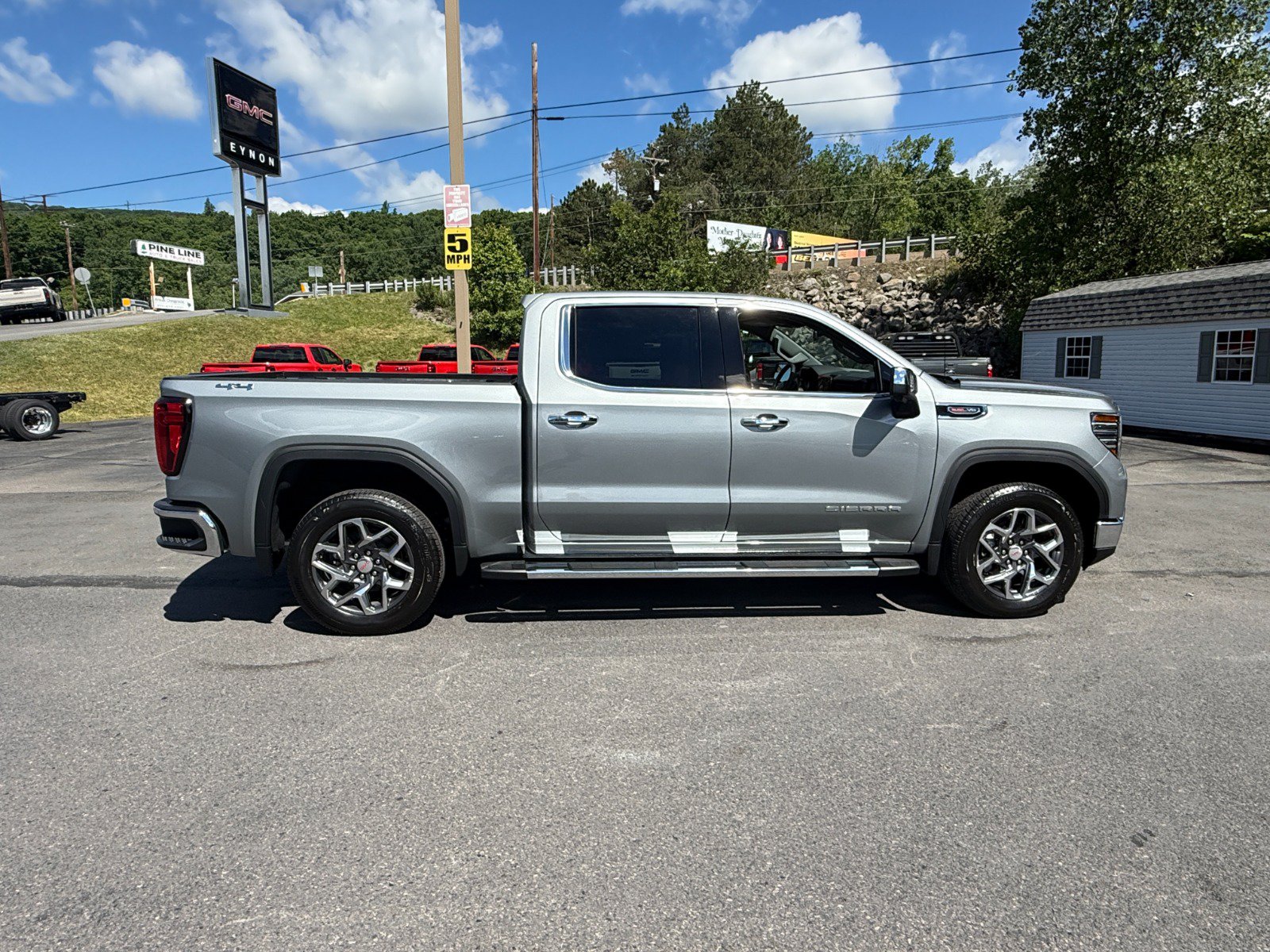 New 2026 GMC Sierra 1500 SLT w/ SLT Premium Package AWD/4WD image 6