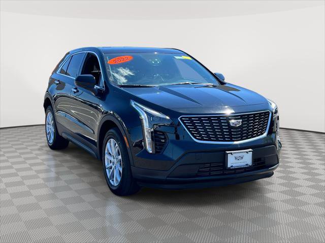 Used 2022 Cadillac XT4 Luxury w/ Cold Weather Package AWD/4WD image 1