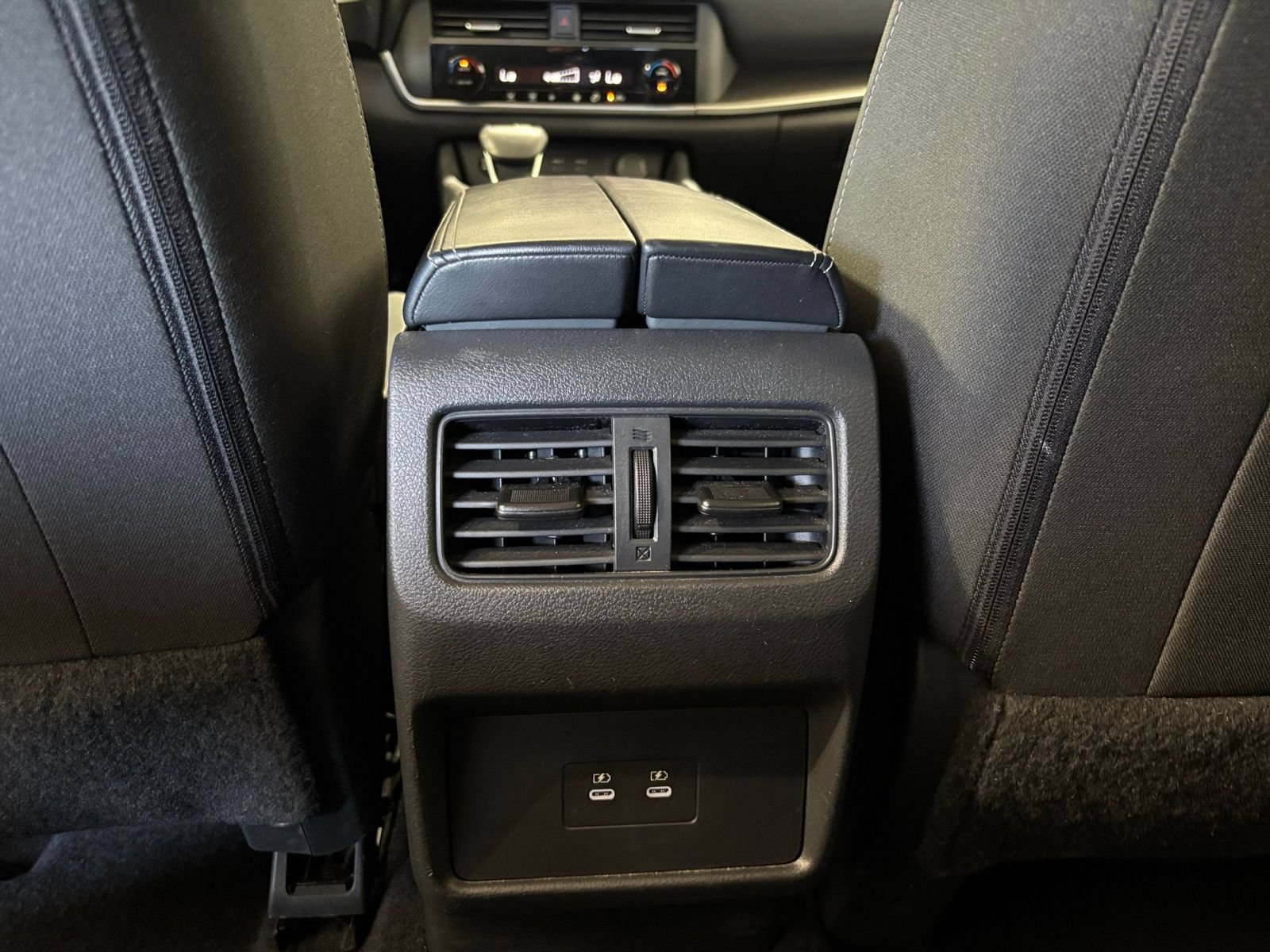 Used 2025 Nissan Rogue SV FWD image 24