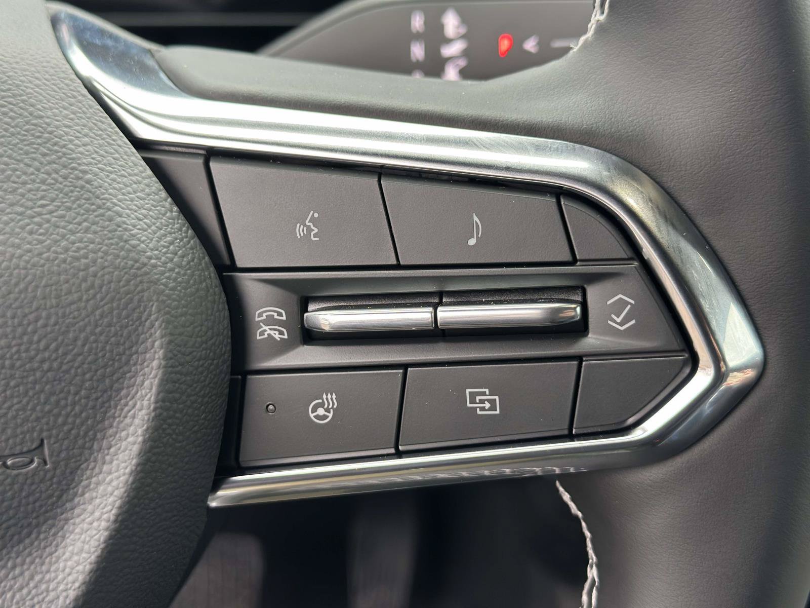 New 2026 Chevrolet Equinox EV LT w/ Convenience Package II FWD image 14