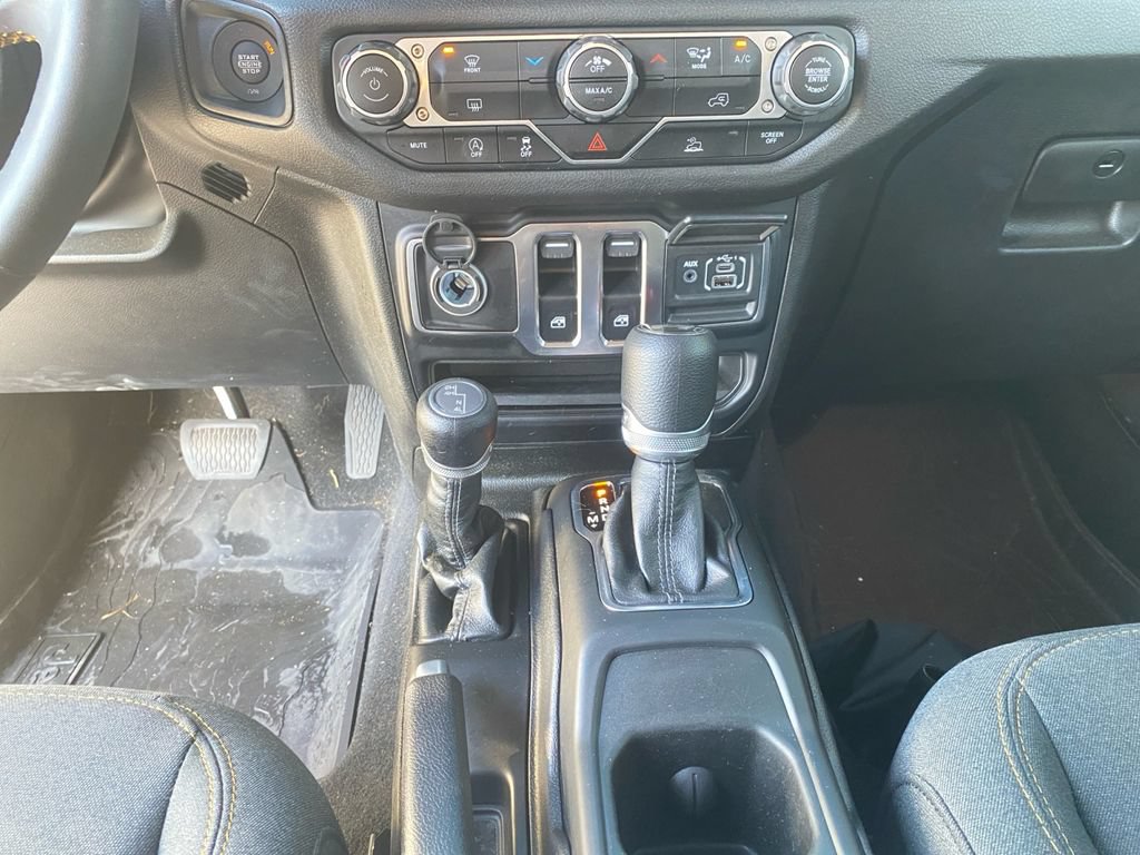 Used 2025 Jeep Wrangler Sport AWD/4WD image 11