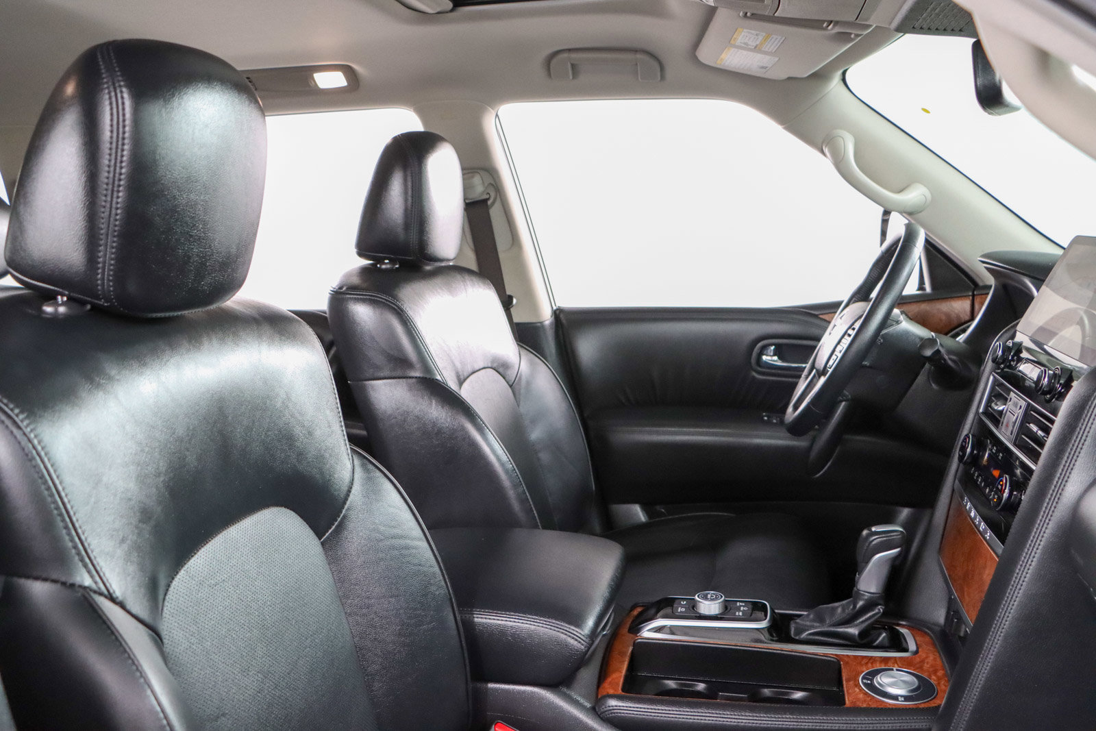 Used 2024 Nissan Armada SL image 29