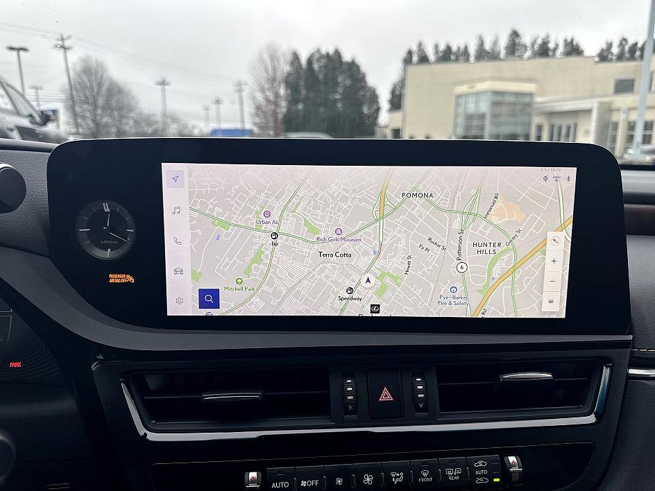 Used 2024 Lexus ES 300h w/ Premium Package image 16