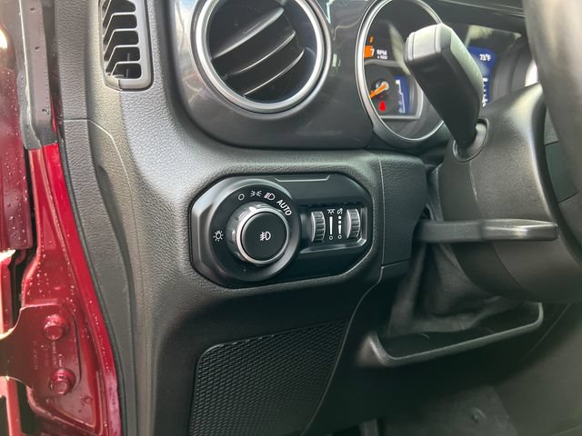 Used 2021 Jeep Wrangler Unlimited Sahara AWD/4WD image 13