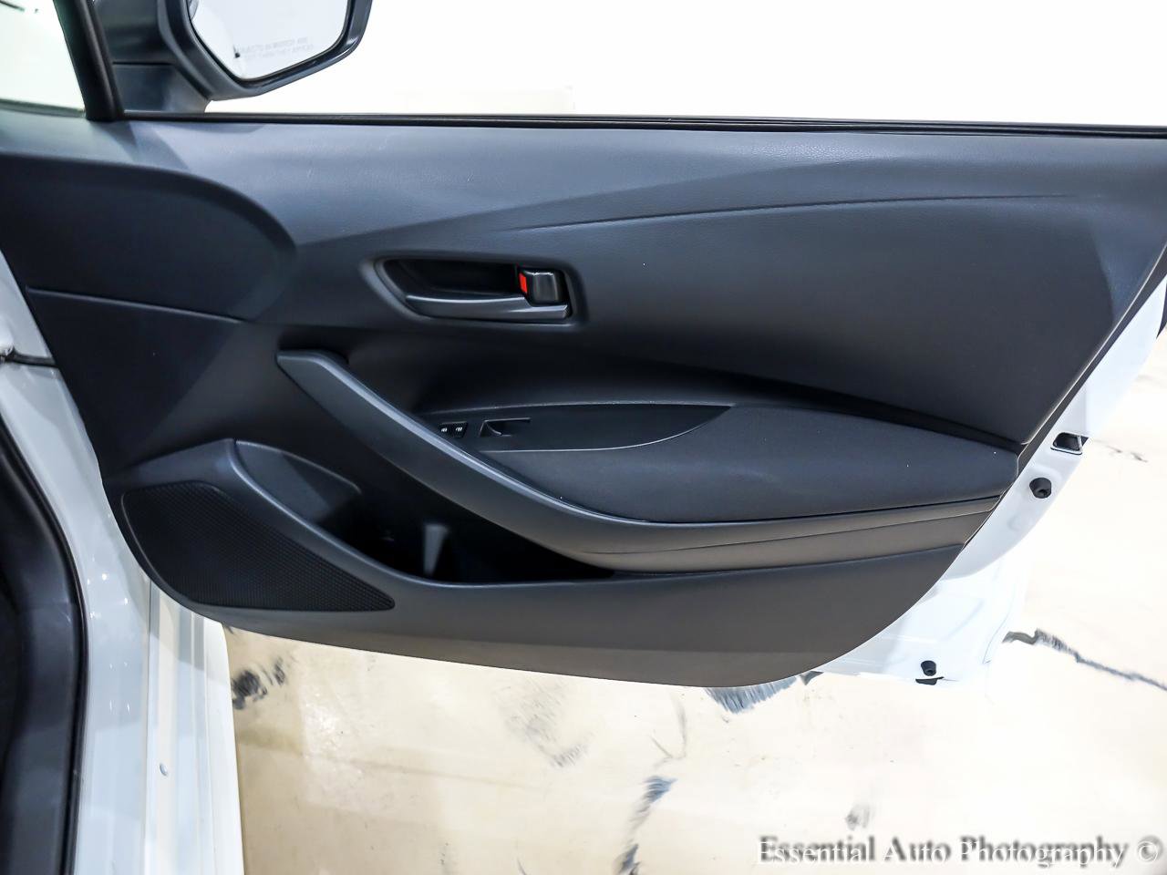 Used 2023 Toyota Corolla LE FWD image 28