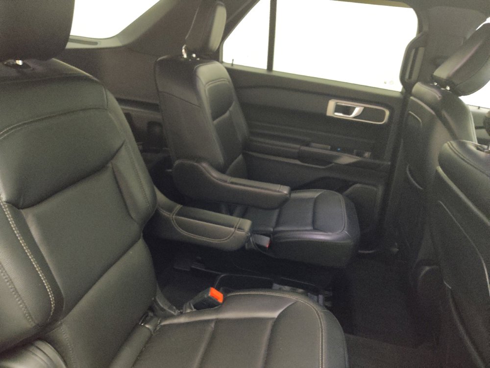 Used 2020 Ford Explorer XLT w/ Equipment Group 202A image 19