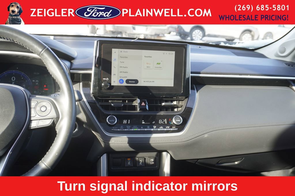 Used 2023 Toyota Corolla Cross XLE w/ Convenience Package image 11