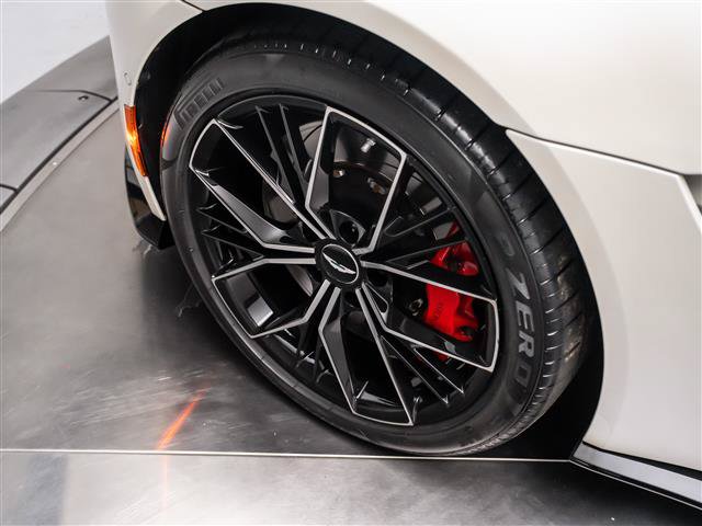 Used 2021 Aston Martin V8 Vantage Coupe RWD image 8