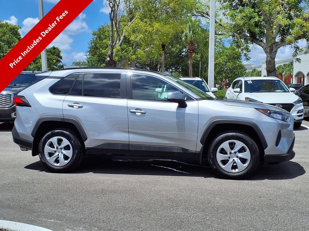 Used 2021 Toyota RAV4 LE AWD/4WD image 9