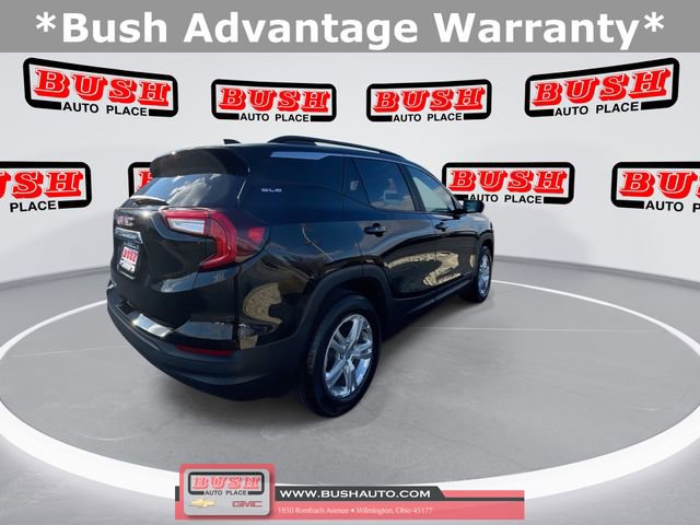 Used 2022 GMC Terrain SLE w/ Driver Convenience Package image 3