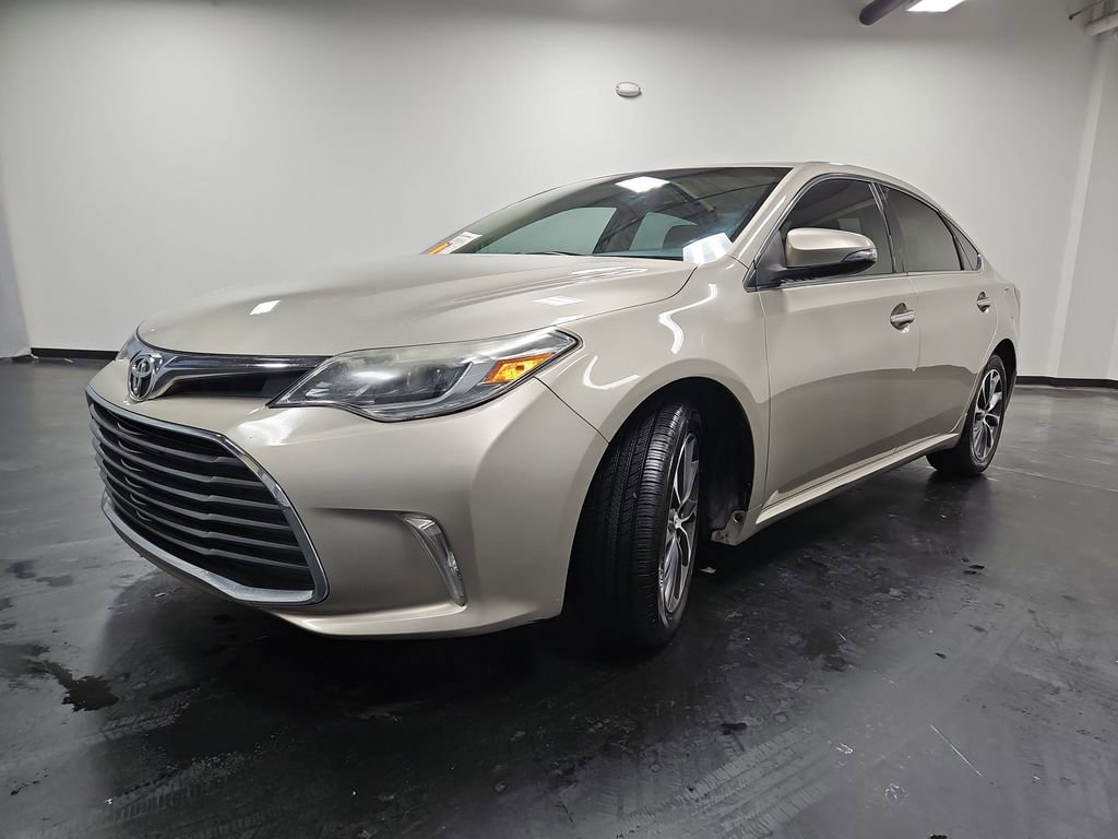 Used 2016 Toyota Avalon XLE Premium image 4