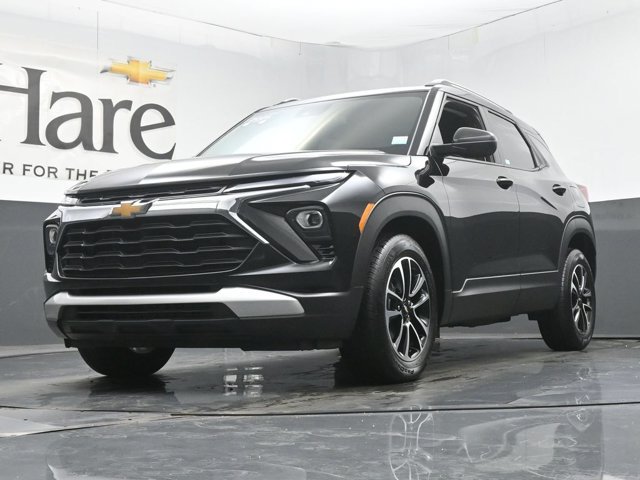 Used 2025 Chevrolet TrailBlazer LT w/ LT Cold Weather Package FWD image 4