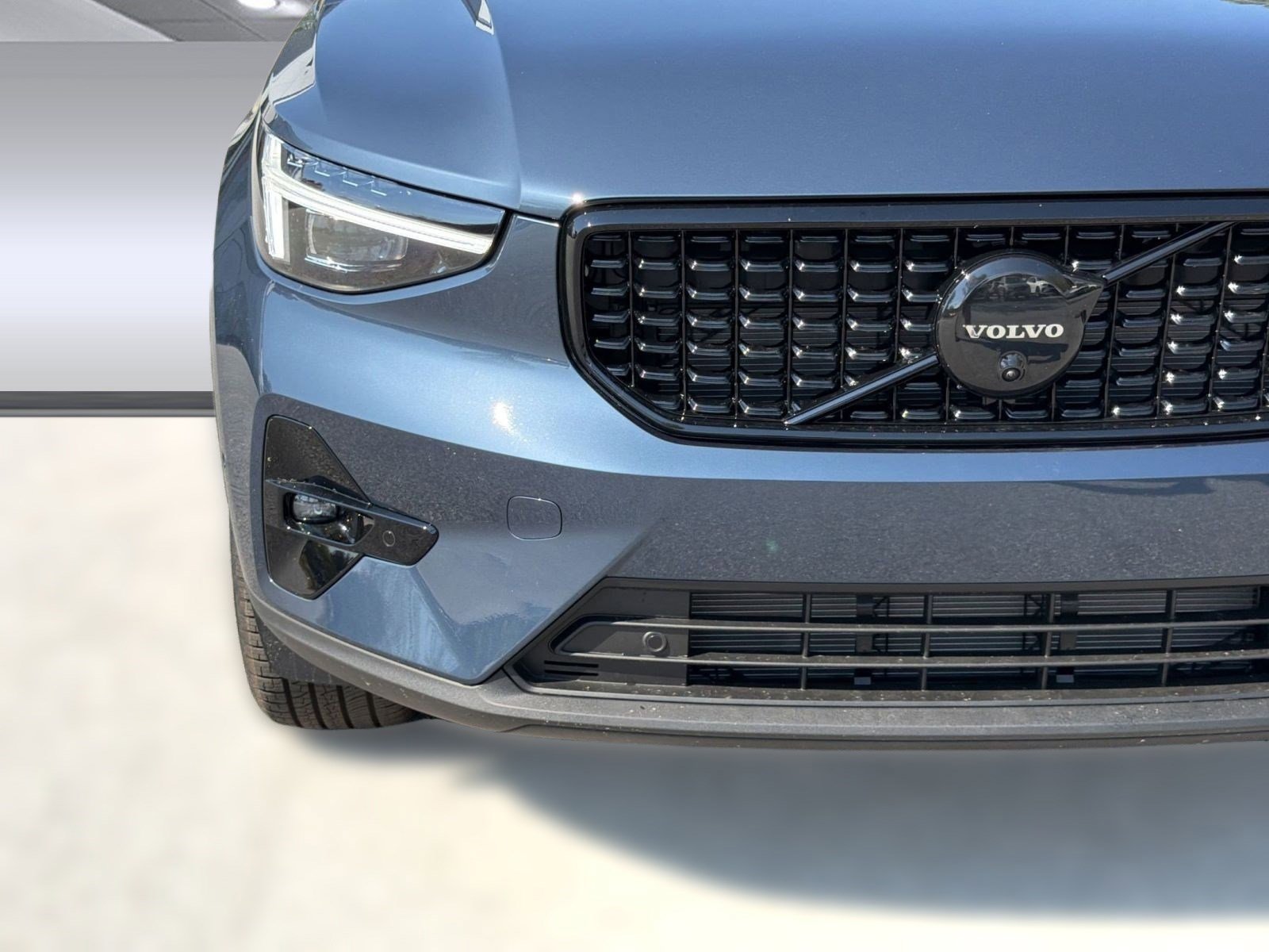 New 2026 Volvo XC40 B5 Ultra w/ Protection Package Premier image 11