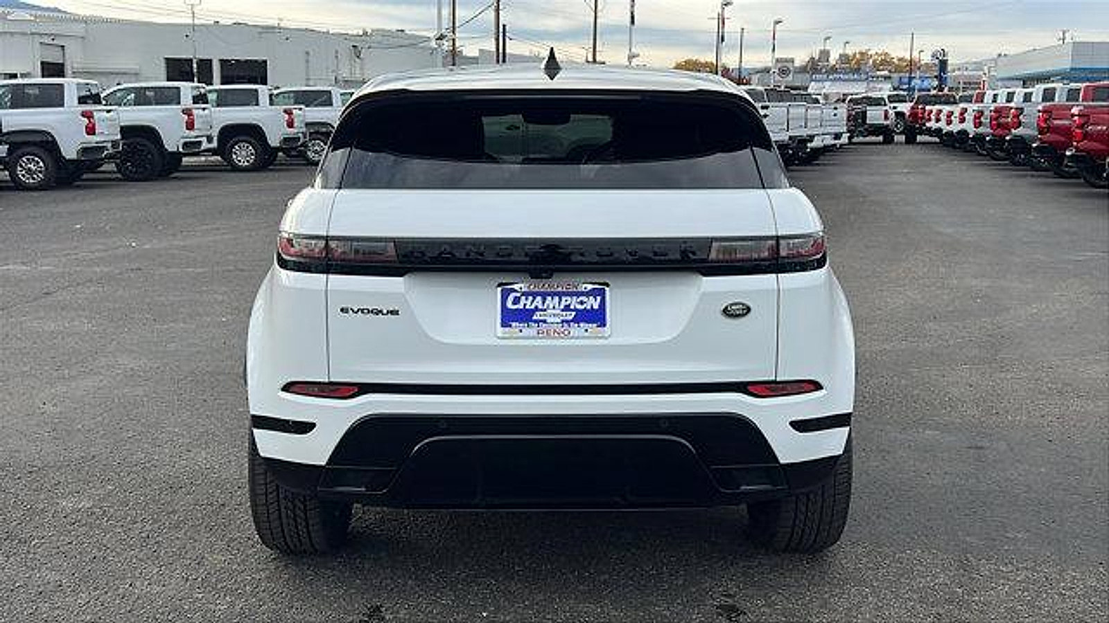 Used 2023 Land Rover Range Rover Evoque R-Dynamic S image 6