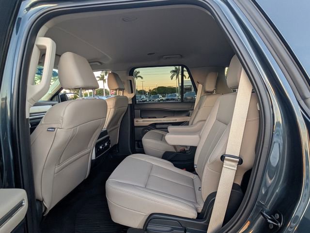 Used 2024 Ford Expedition XLT image 7