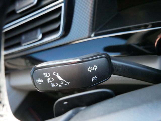Used 2025 Volkswagen Atlas Peak Edition SE AWD/4WD image 26