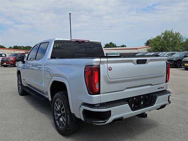 Used 2022 GMC Sierra 1500 AT4 w/ AT4 Premium Package AWD/4WD image 3