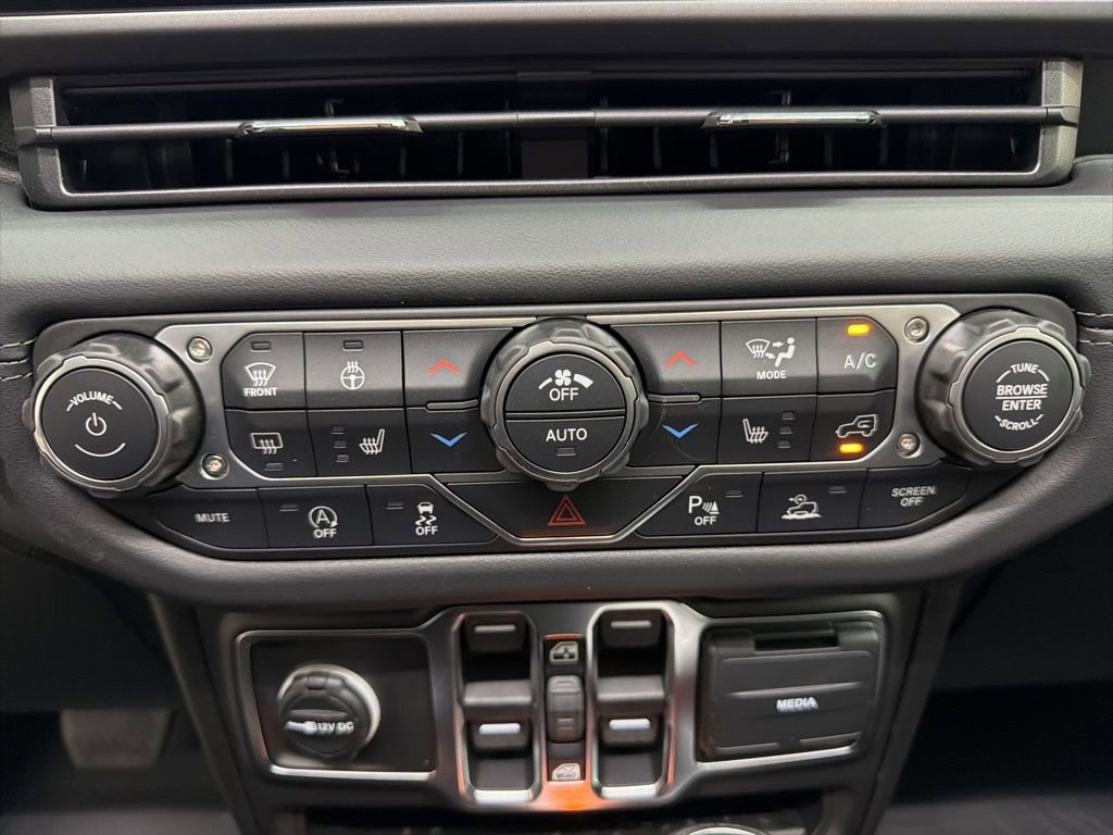 New 2026 Jeep Wrangler Unlimited Sahara AWD/4WD image 41