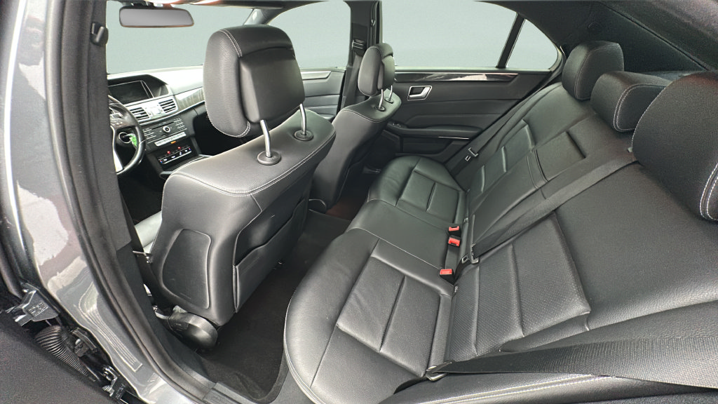 Used 2016 Mercedes-Benz E 350 4MATIC Sedan image 10