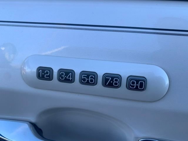 Used 2012 Lincoln MKX FWD image 11