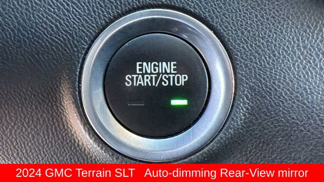 Used 2024 GMC Terrain SLT image 17