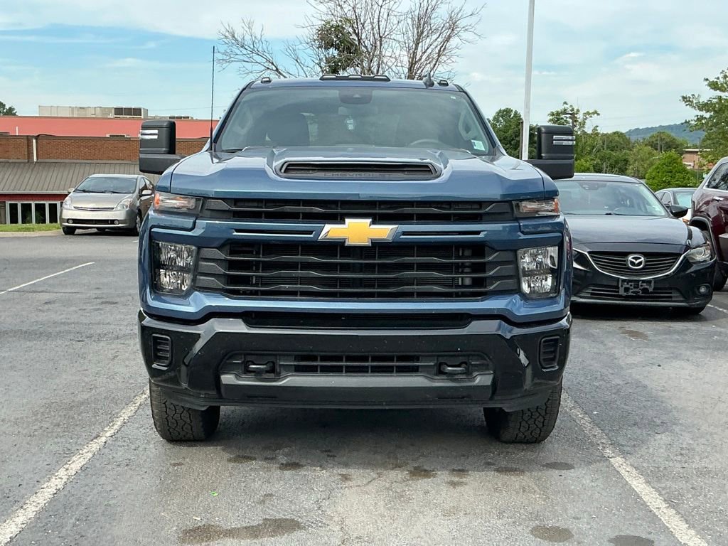 Used 2025 Chevrolet Silverado 2500 Custom w/ Custom Convenience Package AWD/4WD image 2