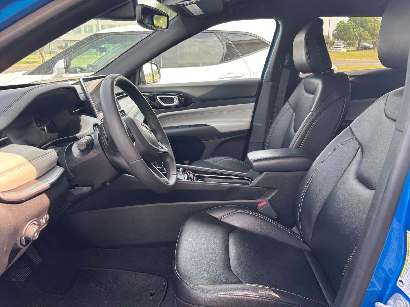 Used 2025 Jeep Compass Limited AWD/4WD image 28