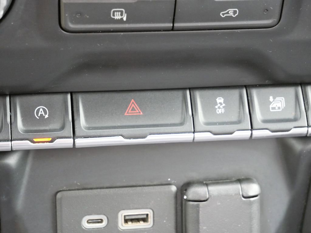 Used 2020 Chevrolet Silverado 1500 LT image 39