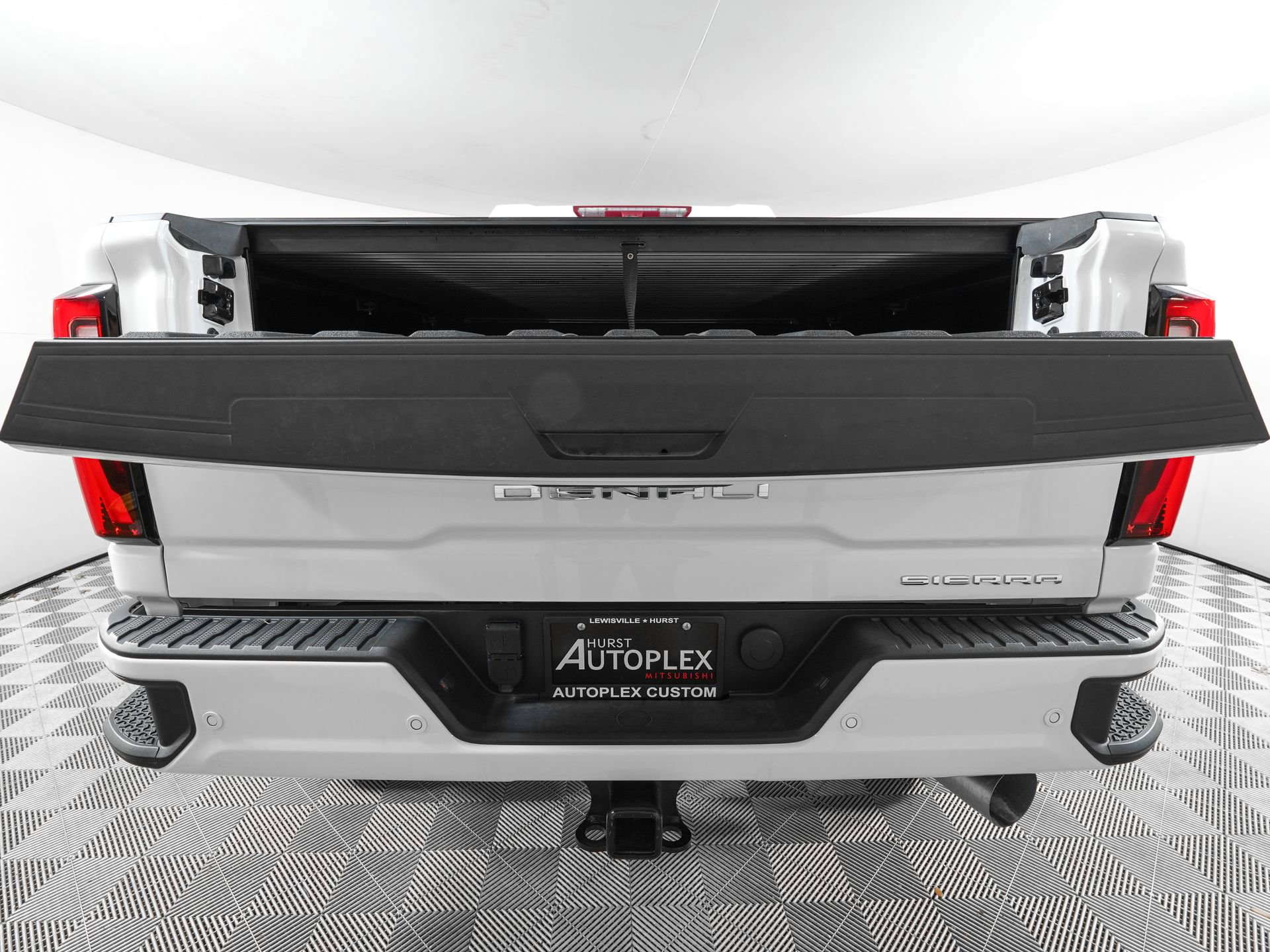 Used 2025 GMC Sierra 2500 Denali w/ Denali Reserve Package image 6