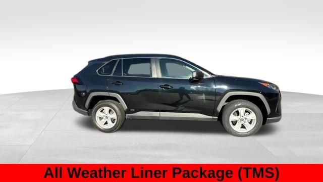 Used 2021 Toyota RAV4 LE image 9