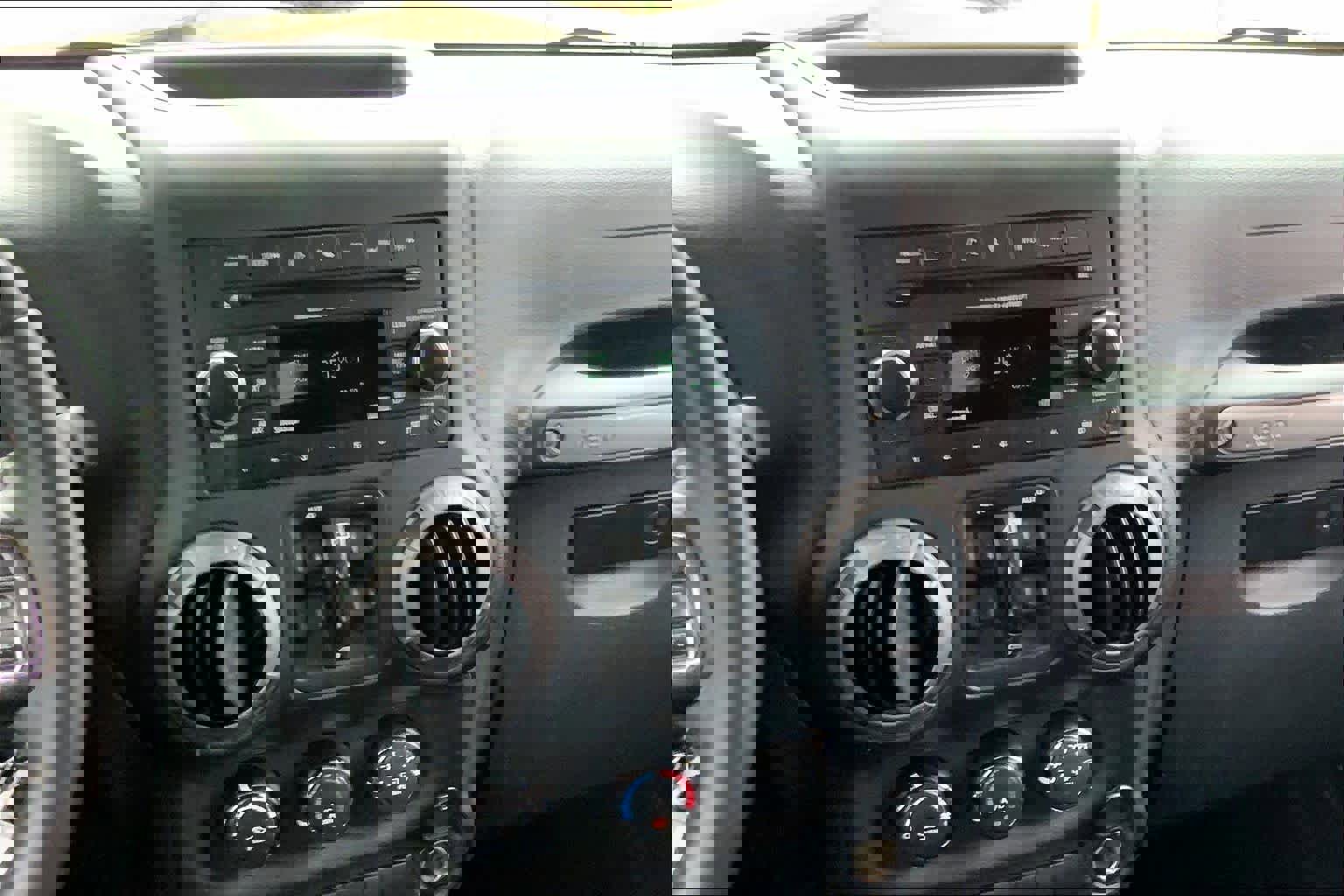 Used 2017 Jeep Wrangler Unlimited Sport w/ Quick Order Package 24S AWD/4WD image 7